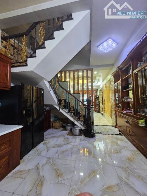 BÁN MTKD ĐỈNH–DT KHỦNG 260M²–SÁT KHU TÊN LỬA–NGAY MÃ LÒ–ĐƯỜNG 10M–8*31*4TẦNG–GIÁ 18.5TỶ TL - 2