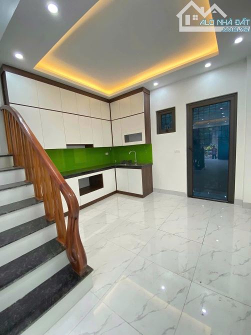 Nhà trong đê diện tích rộng, full nội thất, ngõ rộng ô tô vào dc ,40m2 giá chỉ hơn 3 tỉ - 2