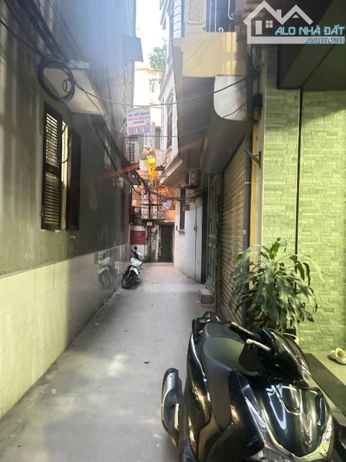 Bán nhà Nguyễn Lương Bằng. Nhà 8 ngủ - ngõ thông - ba gác phi - gần Ô tô - 2