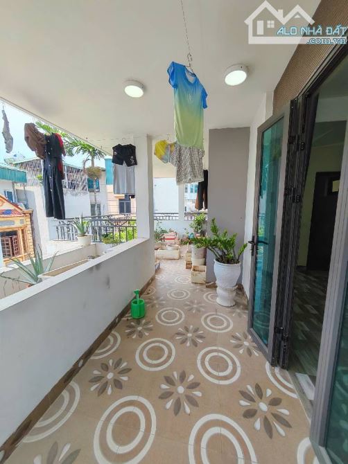 Đa sỹ 102m mt8m 4t dân xây,ô tô cách 30m,ra mặt phố 70m nhà đẹp ở ngay,chia 2 lô đều đẹp - 2