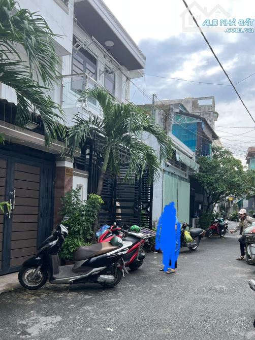 HÀNG HOT CẬP BẾN: Nhà 2 tầng mới, hẻm xe hơi 5m, đối diện Lotte Gò Vấp chỉ nhỉnh 5 tỷ - 2