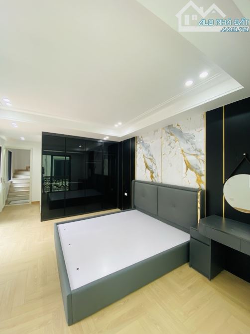 Bán nhà Sài Đồng 42 m2, 7 tầng . Rao 14,8 tỉ - 2
