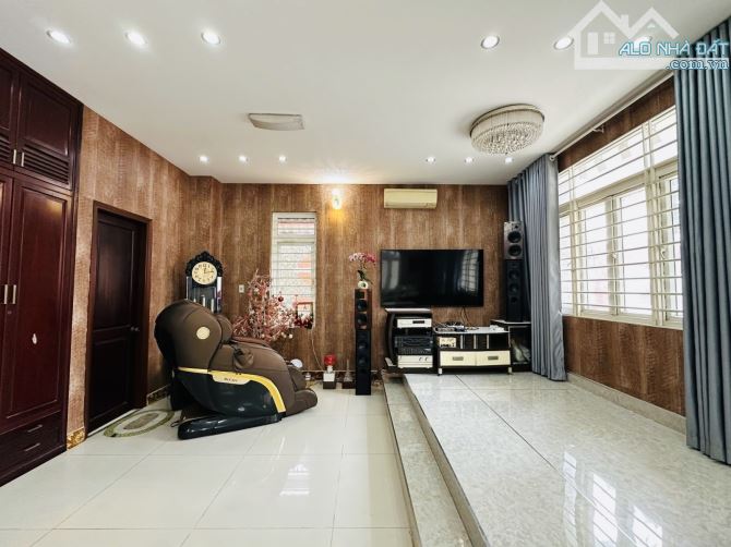 🏡 BIỆT THỰ HIM LAM TRUNG SƠN – SÁT QUẬN 7 🏡 250m² (12.5 x 20m) – 1 hầm, 3 tầng, 10PN - 2
