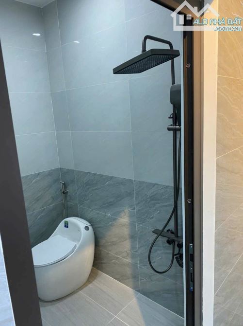 BÁN NHÀ 2 LẦU Ở BÌNH CHUẨN-THUẬN AN, CÁCH DT 743 CHỈ 100M, 3PN, 4WC - 2