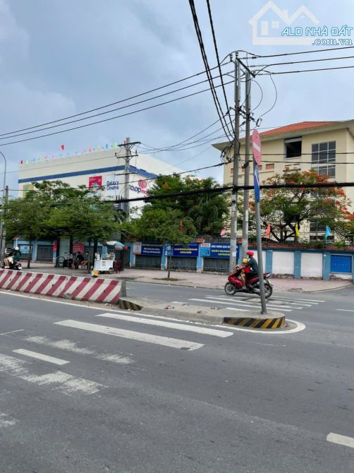 Bán Nhà Góc 2 Mặt Tiền Đường Huỳnh Tấn Phát, Quận 7 ( 19x30m) CTXD Hầm 8 Lầu - 2