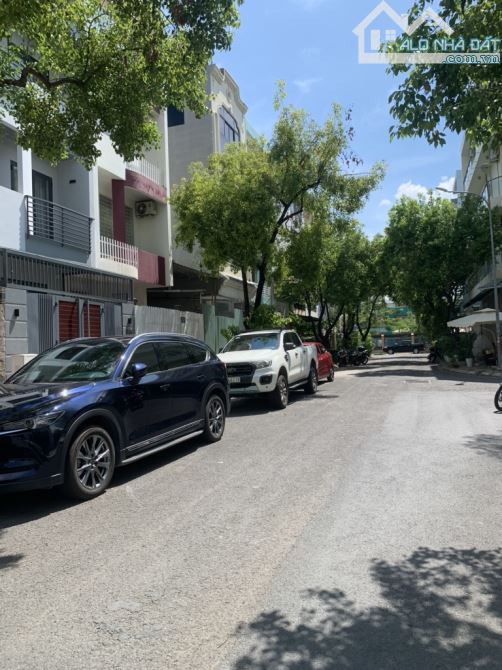 Bán nhà kdc ven sông sadeco tân phong quận 7 giá 19 tỷ - 2