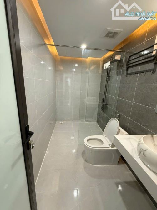 BÁN NHANH NHÀ LÔ GÓC 6 TẦNG THANG MÁY – LONG BIÊN, GẦN VINHOMES RIVERSIDE - 2