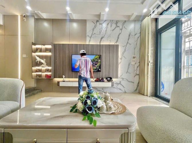Bán nhà 3 tầng Cù Chính Lan Thanh Khê Đà Nẵng. Dt 72m2 ngang 4,5m. Giá 5,x tỷ - 2