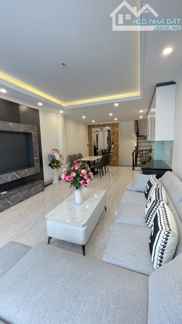 TIN RAO BÁN CĂN NHÀ NÀY CÓ THỂ BẠN PHẢI SUY NGHĨ LẠI VỀ TIÊU CHÍ MUA NHÀ. BỞI NÓ SỞ HỮU MỌ - 2
