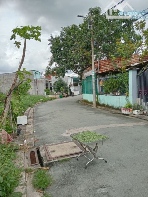 Bán lô đất đẹp 211m2,đường nhựa xe hơi quay đầu .Lê Văn Lương,Nhà Bè .Giá 5.6 tỷ. - 2