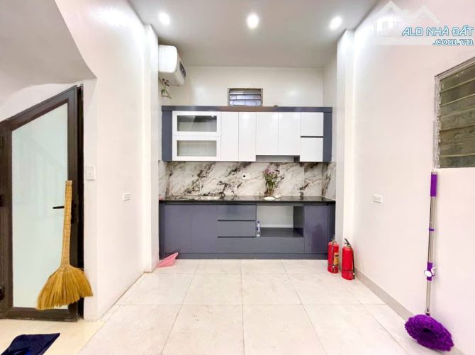 Minh Khai - Hai Bà Trưng - 200tr/m2 - Nhà Mới Ở Ngay - Gần Phố - Thông Tứ Phía - 2