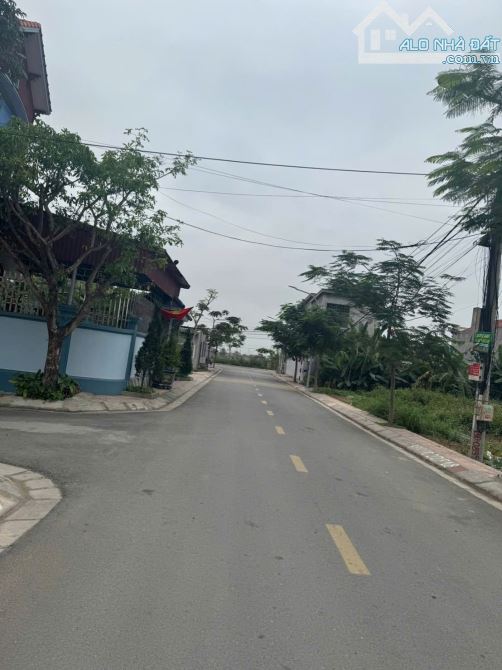 Bán lô góc Bắc Sơn, tuyến 2 trục xã. 100m2 đường 8m - 2