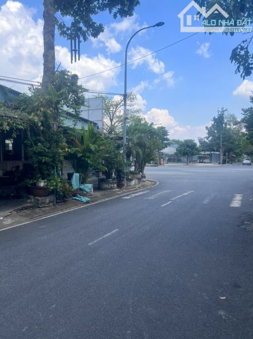 An cư Kdc Phú Xuân nhà phố 1 trệt 2 lầu , úp mái , mt trục chính 20m , giá 11,5 tỷ - 2