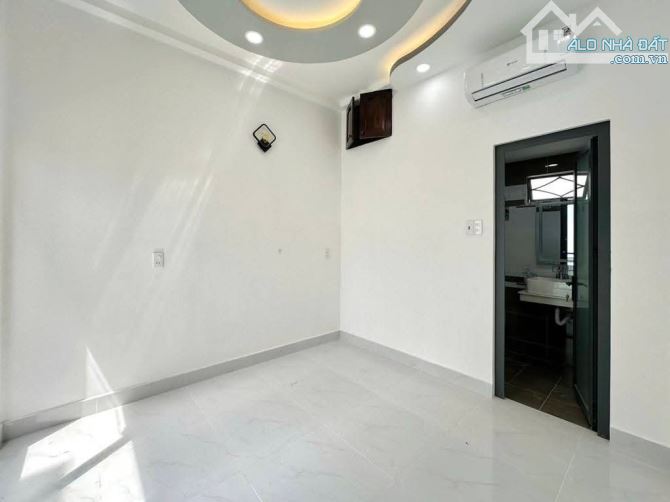 TT PHÚ NHUẬN, Ngay Đoàn Thị Điểm - Phan Đăng Lưu, 4 tầng ST, 5PN, có PN trệt, sổ tại gia - 2