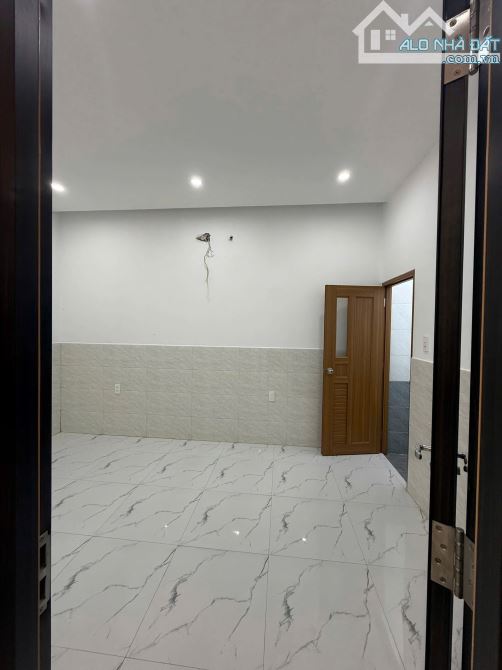Bán nhà cấp 4 hiện đại mới xây xong kiệt gần Tô Hiệu - 2