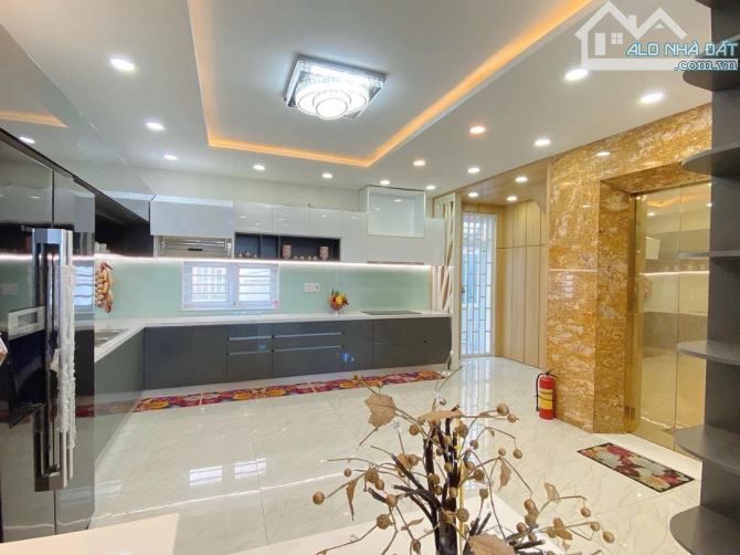BIỆT THỰ SIÊU ĐẸP - MT THĂNG LONG - HỒ BƠI THANG MÁY - 150m2 NGANG 7.5M - CHỈ 27.x TỶ - 2