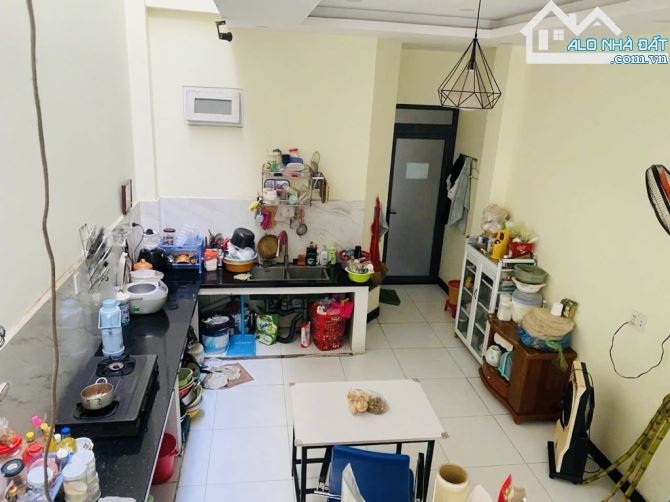 💥NGAY KHU 38HA DUƠNG THỊ GIANG - 3 TẦNG KIÊN CỐ - DT 4M X 30M - HẺM Ô TÔ  THÔNG - 2