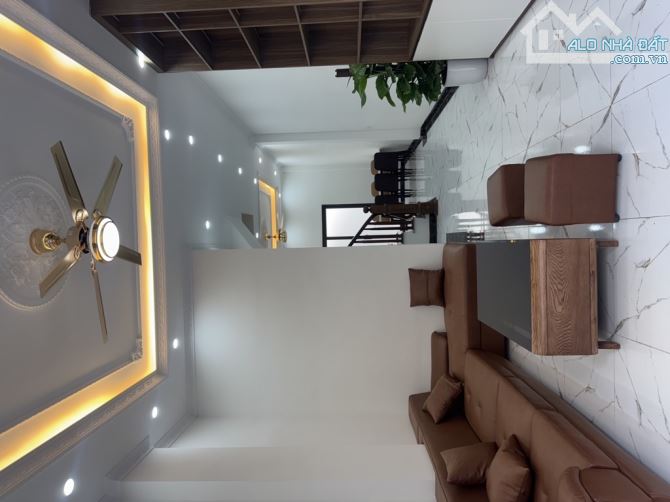 bán căn nhà Ngã Ba Lạc Thị Ngọc Hồi 61m-5 tầng, ô chờ thang máy chỉ == hơn 6 đồng - 2