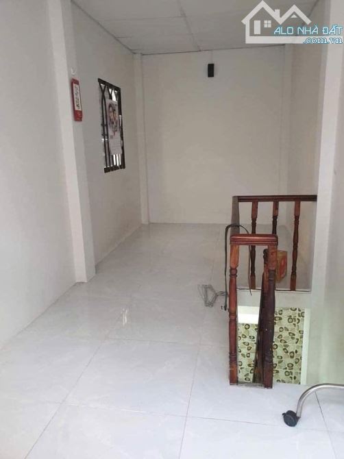 Bán nhà 2 tầng SHR dt 2.4x7m, Nguyễn Thiện Thuật, Phường 24, Bình Thạnh, Giá nhỉnh 2 tỷ TL - 2