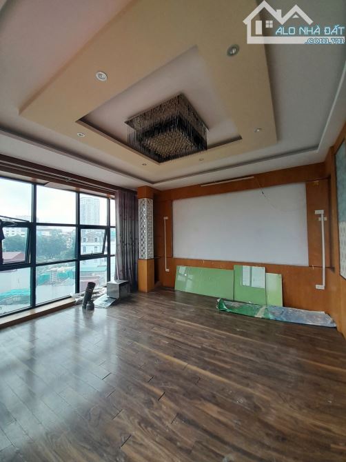 Cho thuê biệt thự sang trọng rộng thoáng KĐT TP Giao Lưu. DT 200m XD 150m x 5t mt 12m 55tr - 2