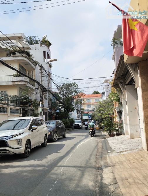 3 TẦNG CÒN MỚI- 3.2 x 17M- 3PN- NGUYỄN HUY LƯỢNG P14 BT- 7,8 TỶ TL - 2