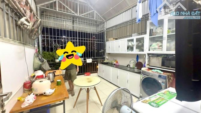 Bán nhà Xuân Thuỷ,Cầu Giấy - 45m2 - vị trí VIP,gần oto - full nội thất - giá tốt : 10,4 tỷ - 2