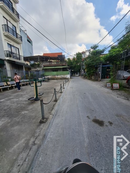 Bán đất Ngọc Thụy,100m giá chưa đến 180tr/m,ô tô đỗ cửa,mặt tiền rộng,phù hợp xây ccmn - 2
