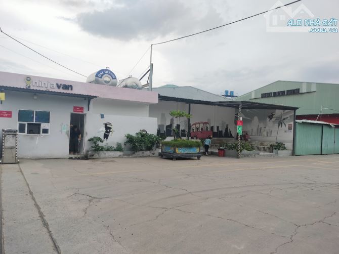 Cho thuê kho xưởng giá rẻ 3000m2 ở Tân Tạo, Bình Tân. Có PCCC, đường xe container. Gía 80k - 2