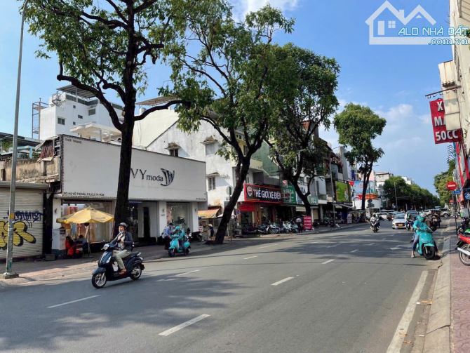 Bán nhà 3 tầng, sân vườn, H. Đông Nam. DT 15x20 CN 280m2 đường Trần Não, An Khánh, Q2. Giá - 2