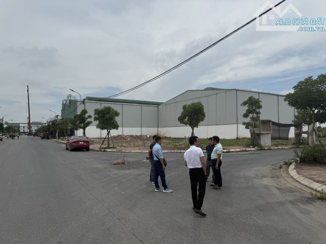 Cho thuê kho xưởng rộng 1000m với khung thép zamil - 2