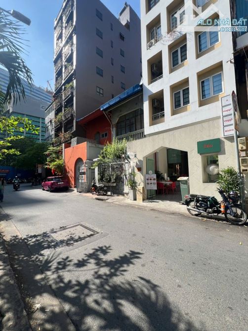 CHỈ 1 CĂN DUY NHẤT - Bán Tòa Nhà CHDV MT 7 Ngô Văn Năm | DT: 8X25m NH | 7 Tầng - 2