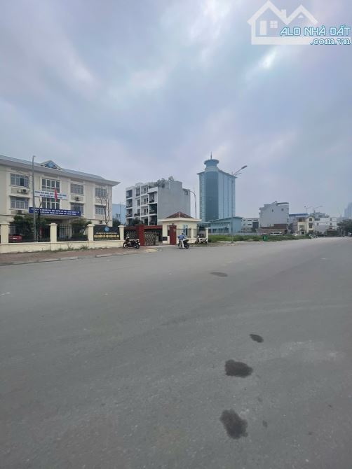 Bán đất LÔ GÓC  khu biệt thự Phúc Lộc gần Công An Quận Hải An cũ - DT 318m -  MT 12,7m - 2