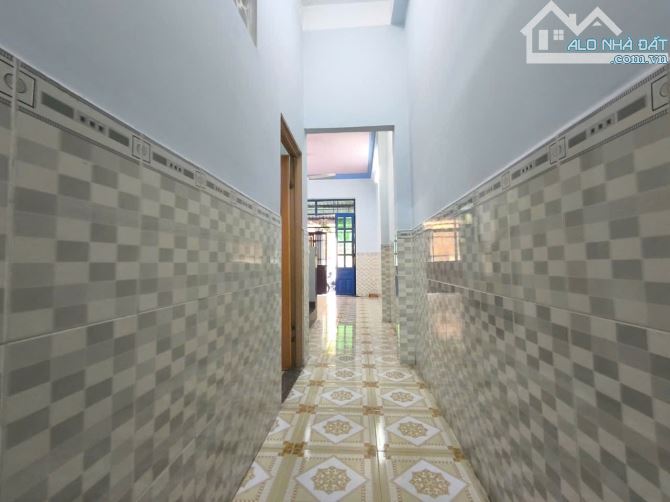 VIP SÁT CHỢ HÓC MÔN NHÀ 2 TẦNG MẶT TIỀN ĐƯỜNG NHỰA 8M KD CỰC SẦM  GIÁ 3,5T - 2