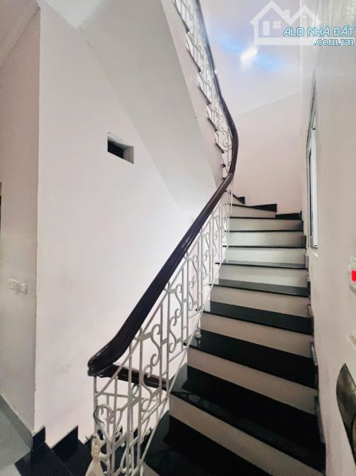 BÁN NHÀ PHỐ LÁNG HẠ, TRUNG TÂM BA ĐÌNH, NGÕ NGẮN, BA GÁC TRÁNH,DT 57M2*3 TẦNG* GIÁ 13,6 TỶ - 2