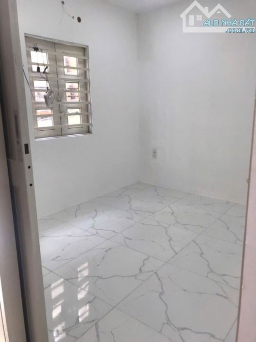 Nhà 3 tầng thoáng mát - gần mặt tiền Vạn Kiếp - 4.7 tỷ. - 2