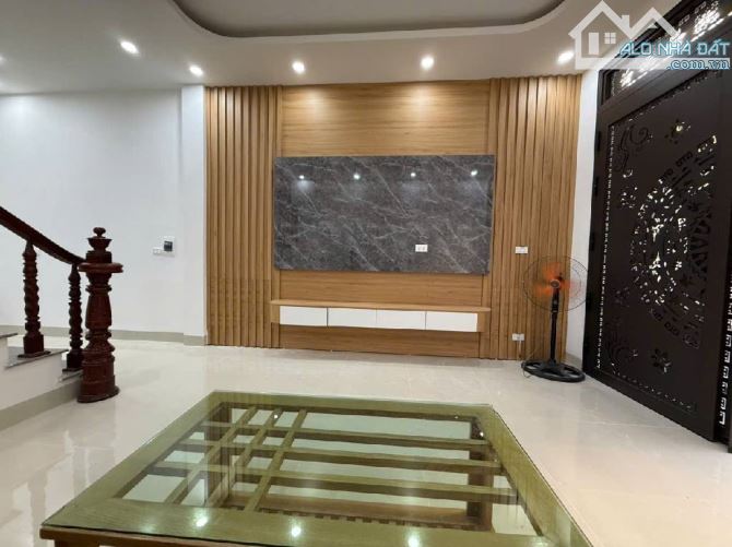 BÁN NHÀ GỐC ĐỀ - HOÀNG MAI-36M-4 TẦNG - 7.5 TỶ - CÁCH 30M RA Ô TÔ - 2