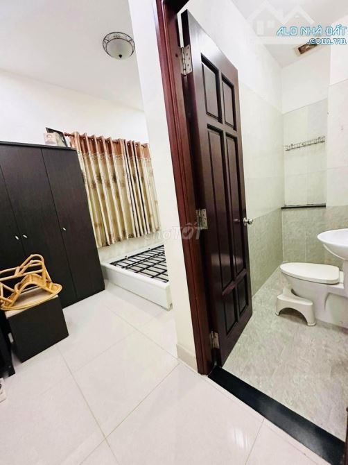 Sau Pearl Plaza xe hơi ngủ nhà! Bán nhà (4x11m) sẵn kết cấu - 4PN5WC. Gía 11tỷ - 2