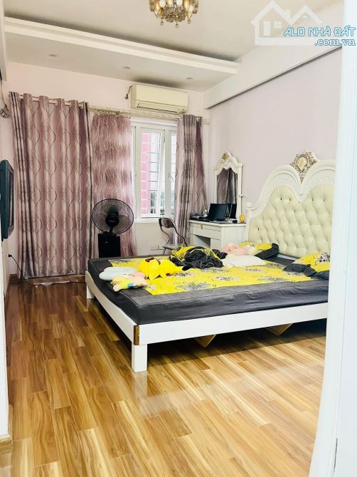 Mặt ngõ ô tô đỗ cửa, 20m ra MP, thông tứ tung, 2 thoáng KD đỉnh, sẵn dòng tiền, 12tỷ1 - 2