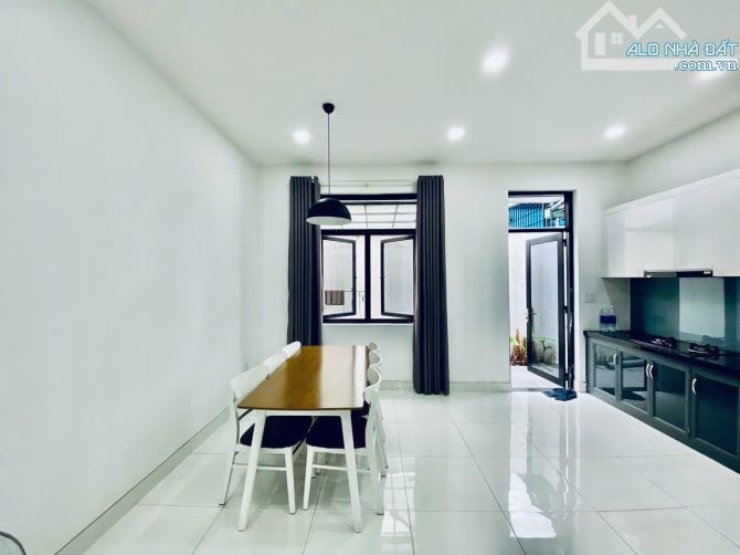 Bán nhà khu compound Nguyễn Thị Định, Cát Lái, Quận 2. DT 5.2 x 16m. 3tầng. Giá bán 8.1 tỷ - 2
