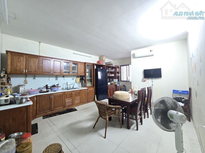 🏝️ NHÀ 4 TẦNG SÁT BIỂN MỸ KHÊ – DOANH THU 200TR/THÁNG 🏝️  • Diện tích: 85m² (5×17) – Giá - 2