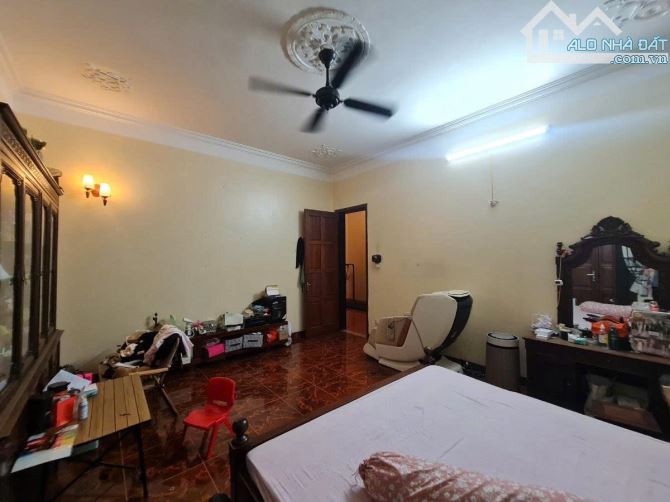 Bán nhà phố Xã Đàn, Đống Đa, 176m2*5 Tầng, Mặt Tiền 9m, phân lô, 2 mặt ngõ, 4 thoáng - 2