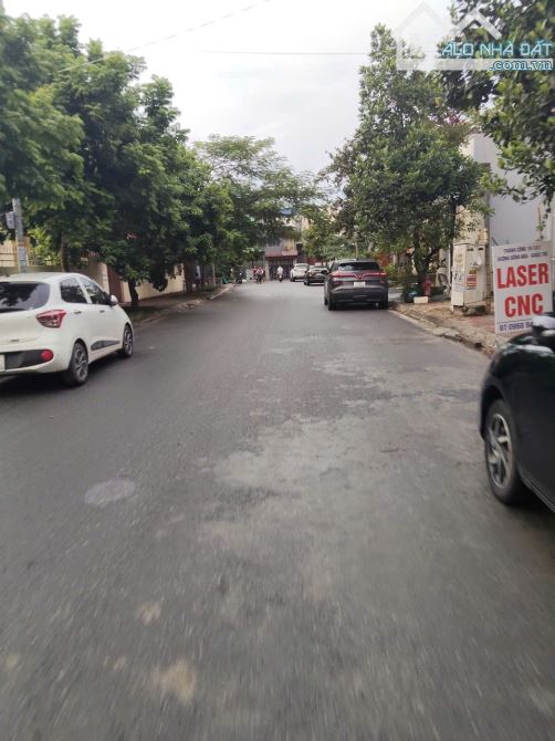 Bán đất mặt đường,LÔ GÓC 2 MẶT TIỀN, An Dương – 82m2 – đường rộng 12m – Giá cực rẻ chỉ 3,2 - 2