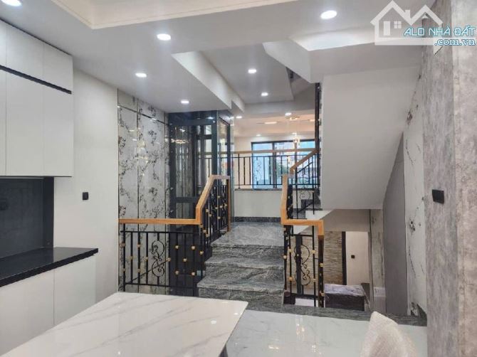 Nhà Đẹp 5 Tầng - 9.35 Tỷ - 56M2(Nở Hậu) - Thang Máy - Xe Hơi Vào Nhà - Giáp Quận 6 - 2