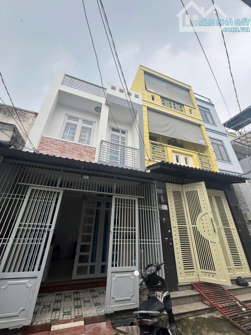 Bán nhà Bùi Tư Toàn 40m2 2 Lầu BTCT Nhà Còn Mới Ở Ngay - Hẻm Xe Hơi - Giá 4.6 Tỷ - 2