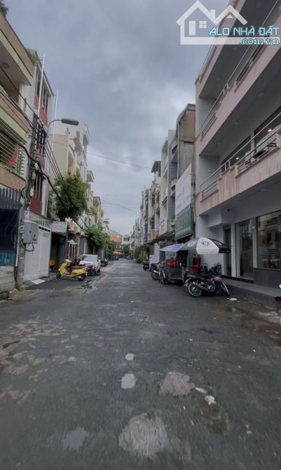 Hẻm Ô Tô Kinh Doanh Ngay Emart Phan Văn Trị Và Phạm Văn Đồng - 2