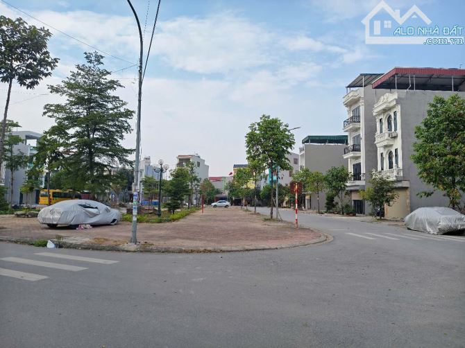 Bán lô góc dự án đông đô vạn an DT 120m, MT7m Hướng TN&TB, Giá 6,85 tỷ - 2