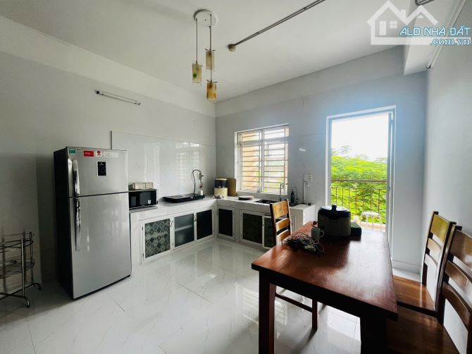 Cho thuê căn hộ 80m2 full nội thất mới đẹp góc 2 mặt tiền đường Nguyễn Ái Quốc - 2