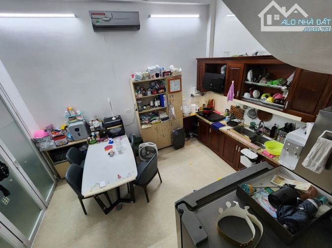 Nhà mặt phố Nguyễn Văn Hưởng, LB 60X4T, dân xây, MT 5m, vỉa hè, ô tô tránh, KD 16.5 tỷ. - 2
