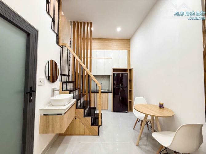 CHỈ 4.65 TỶ CÓ NHÀ TRẦN HƯNG ĐẠO QUẬN 1-CHỈ VÀI BƯỚC TỚI HXT-NHÀ MỚI ĐẸP Ở NGAY - 2