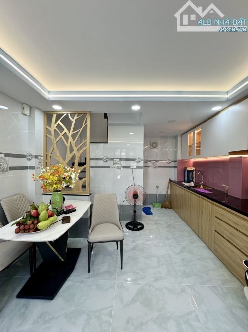 Nhà mới xây HXH 6m gần MT Nguyễn Thượng Hiền P.Hạnh Thông 5 tầng giá 7.35 tỷ - 2